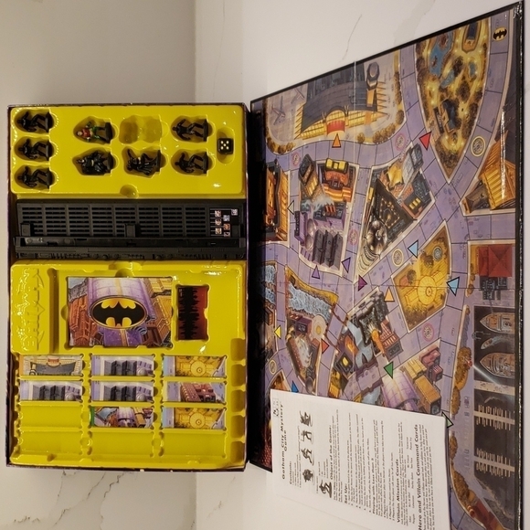 Mattel Batman Gotham City Mystery Game Ages 7+ 2-5 Players 2003 - Picture 2 of 10